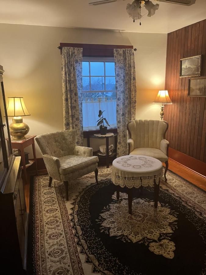The Hazelhouse Bed & Breakfast Chilliwack Exterior photo