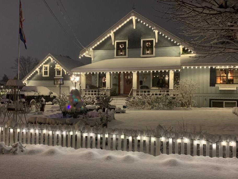The Hazelhouse Bed & Breakfast Chilliwack Exterior photo