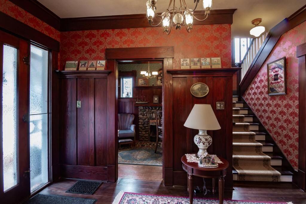 The Hazelhouse Bed & Breakfast Chilliwack Exterior photo